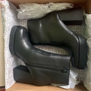Steve Madden Enzo Boots